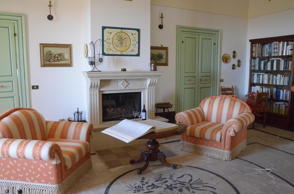 Casina Di Grotta Di Ferro Guest House Santa Croce Camerina Ngoại thất bức ảnh