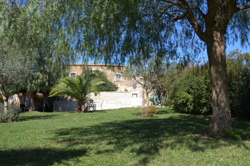 Casina Di Grotta Di Ferro Guest House Santa Croce Camerina Ngoại thất bức ảnh