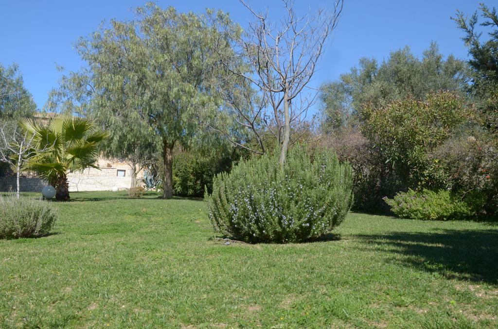 Casina Di Grotta Di Ferro Guest House Santa Croce Camerina Ngoại thất bức ảnh