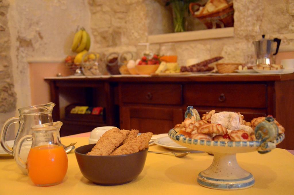 Casina Di Grotta Di Ferro Guest House Santa Croce Camerina Ngoại thất bức ảnh