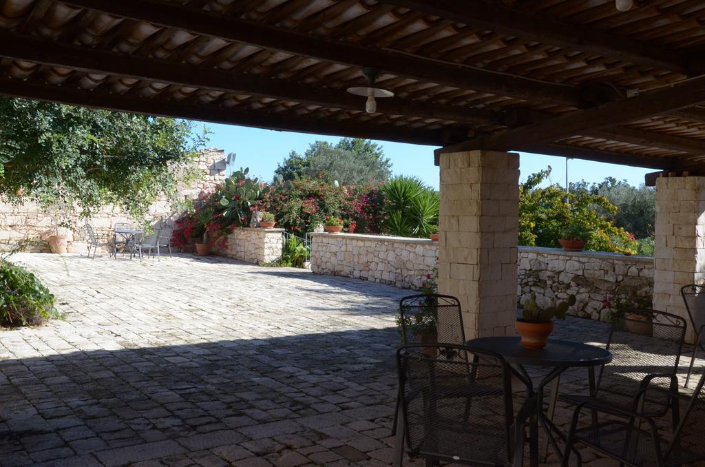 Casina Di Grotta Di Ferro Guest House Santa Croce Camerina Ngoại thất bức ảnh