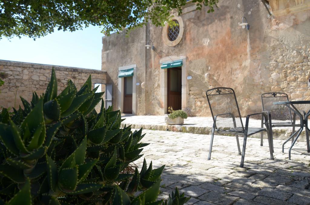 Casina Di Grotta Di Ferro Guest House Santa Croce Camerina Ngoại thất bức ảnh
