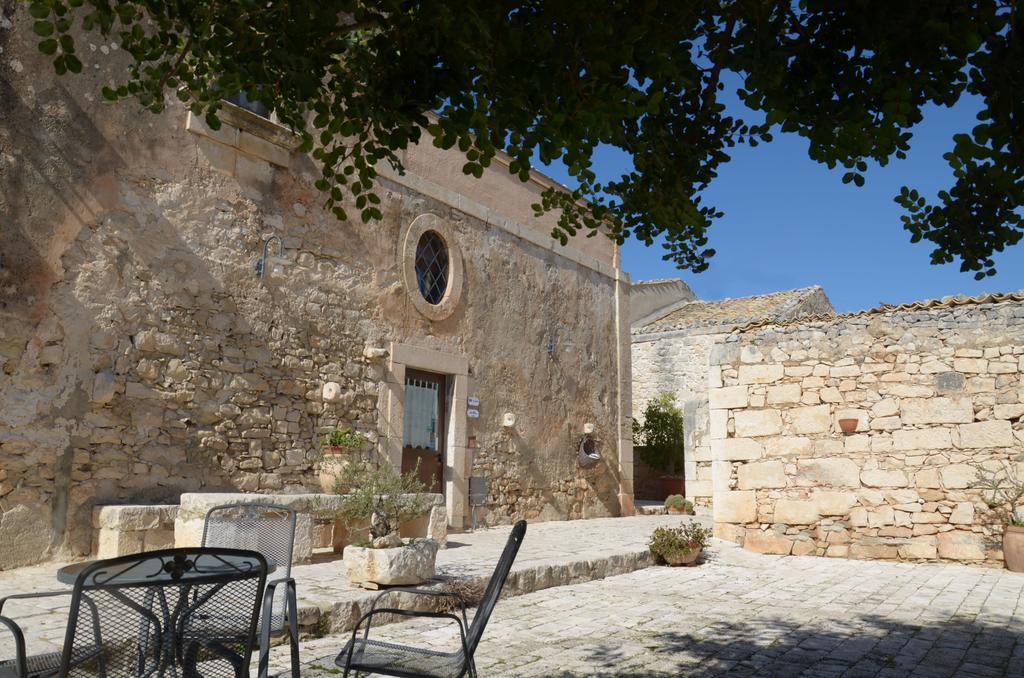 Casina Di Grotta Di Ferro Guest House Santa Croce Camerina Ngoại thất bức ảnh