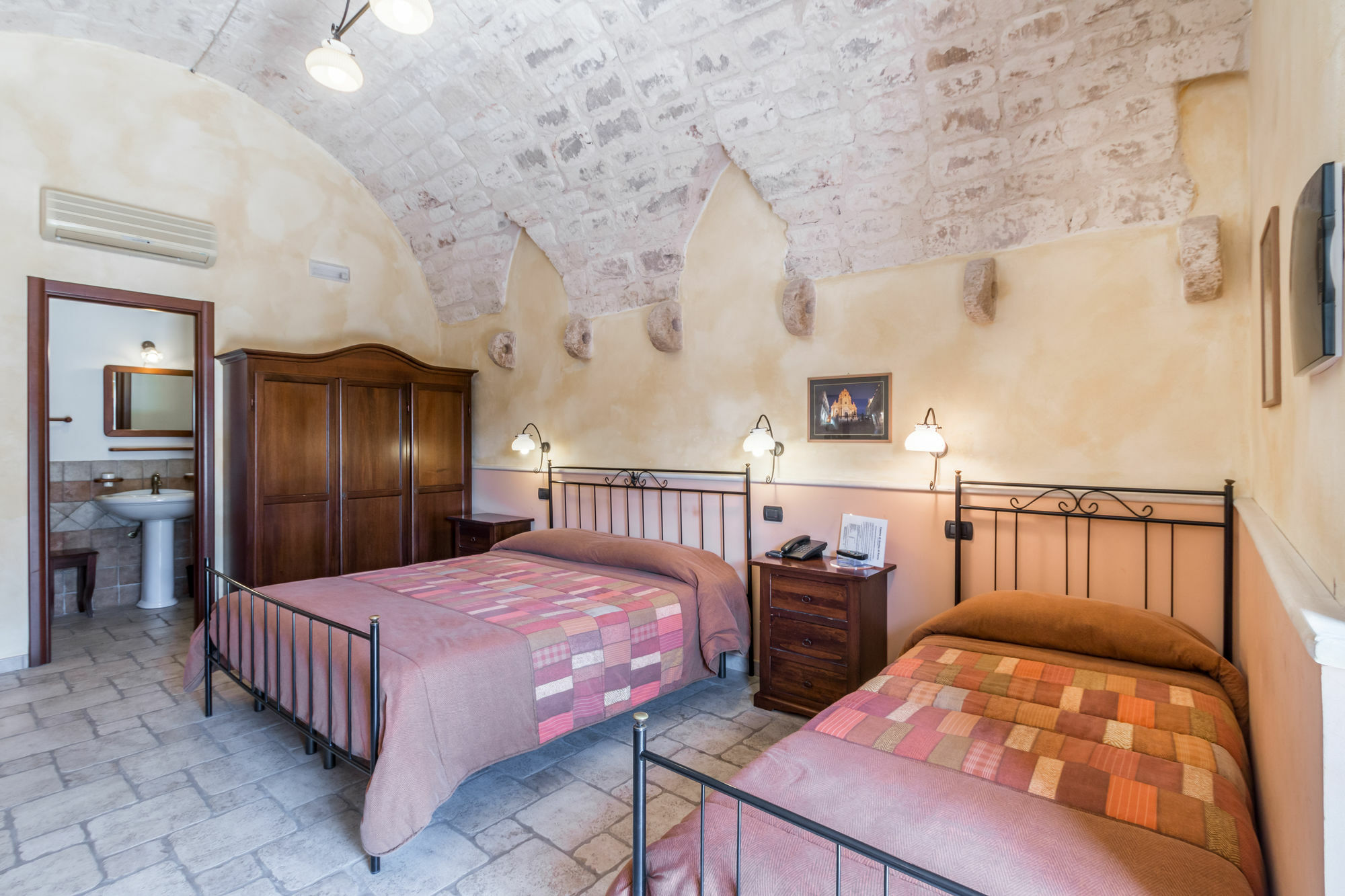 Casina Di Grotta Di Ferro Guest House Santa Croce Camerina Ngoại thất bức ảnh
